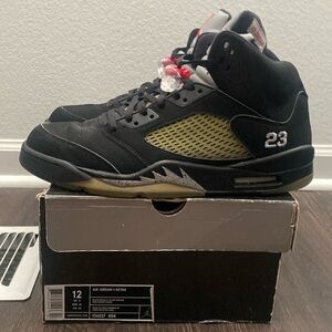 AIR JORDAN RETRO 5 BLACK CEMENT/ black metallic silver fire red/ size 12